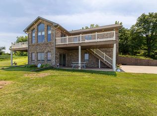 19466 Breitbach Rd, Sherrill, IA 52073