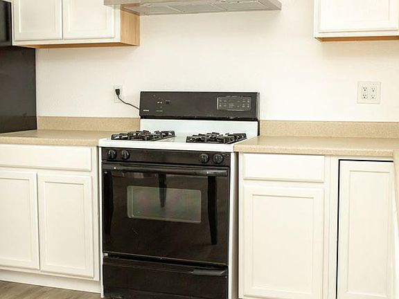3rd image of 1294 E San Fernando St Unit 2