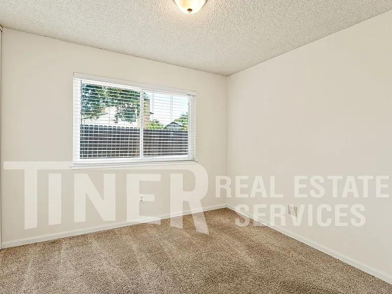 9586 Meadowgreen Cir — Photo 15