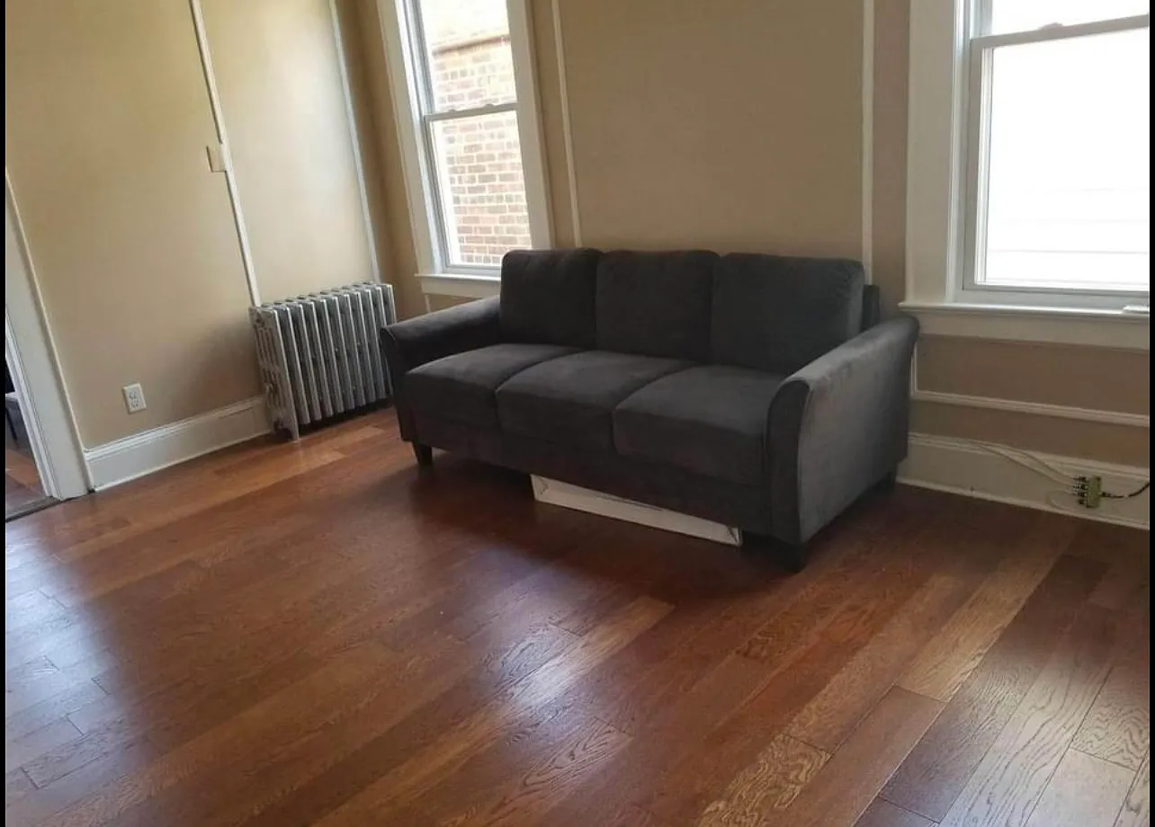 3 bed, 2369 sqft, $875 — Photo 2
