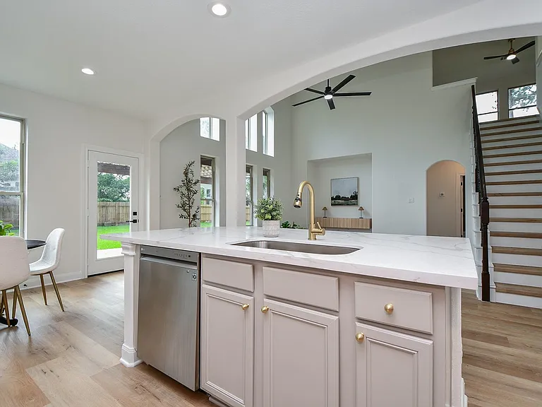 18 Hadlock Pl — Photo 12