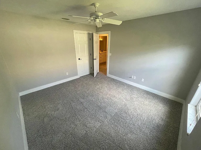 664 Wellesley Ct — Photo 12