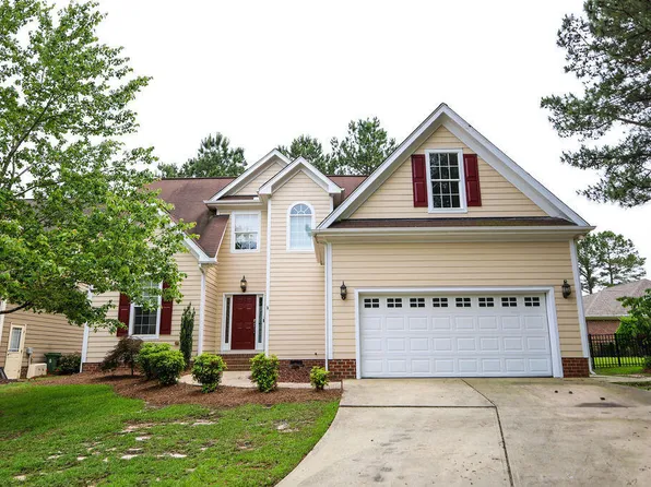 10 London Way, Spring Lake, NC 28390