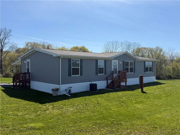 34 Perrys Way N, Dansville, NY 14437