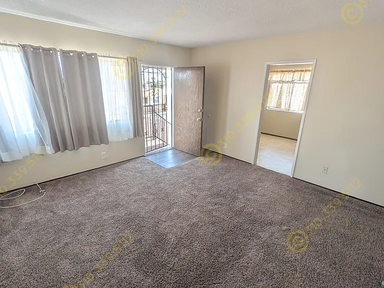 5443 E 6th St — Photo 7