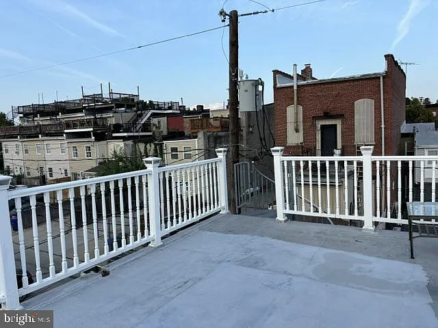2 bed, 3.0 bath, 882 sqft, $3,000 — Photo 2