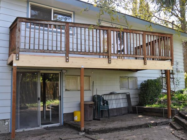 1025 NE Creston Ln, Pullman, WA 99163