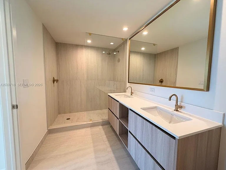 77 SE 5th St #1903 — Photo 17