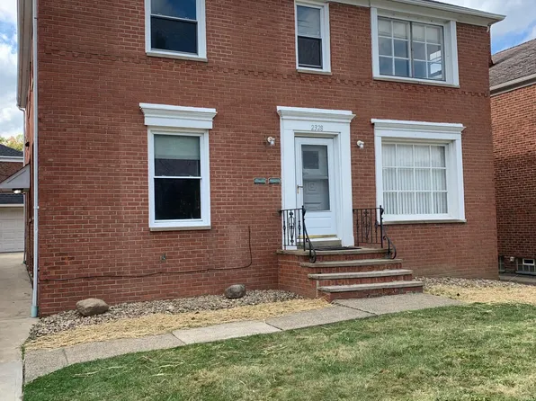 2328 Warrensville Center Rd, University Heights, OH 44118