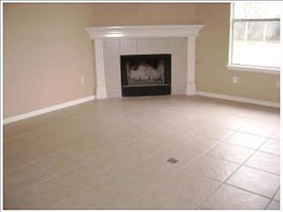 3rd image of 124 Edison Dr