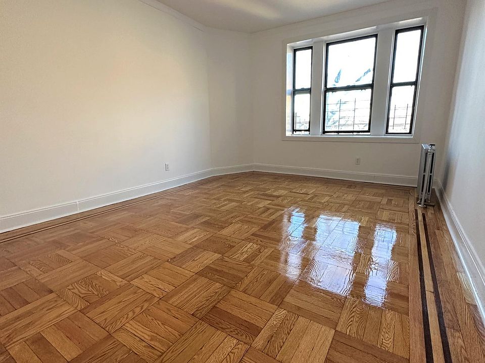 1st image of 2980 Goulden Ave