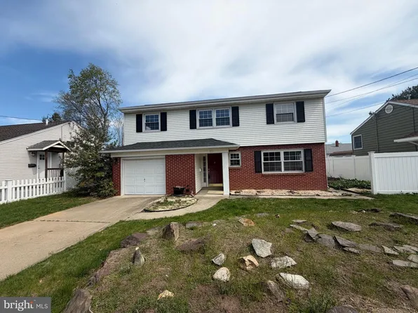 10 Constance Dr, Hamilton, NJ 08620