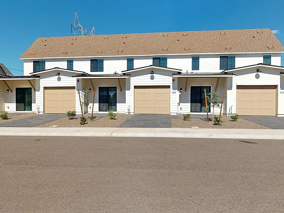 8232 E University Dr #124