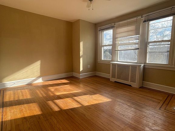 5th image of 1723 W Champlost St #2