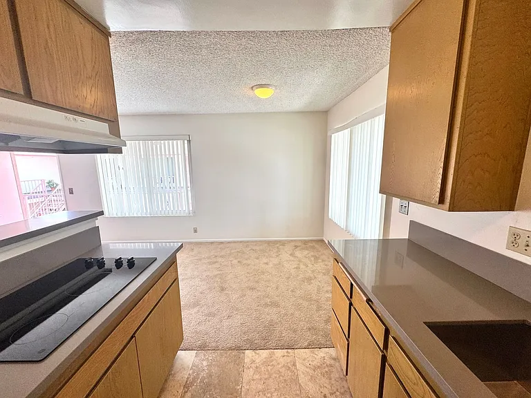 609 Kirk Ave — Photo 13