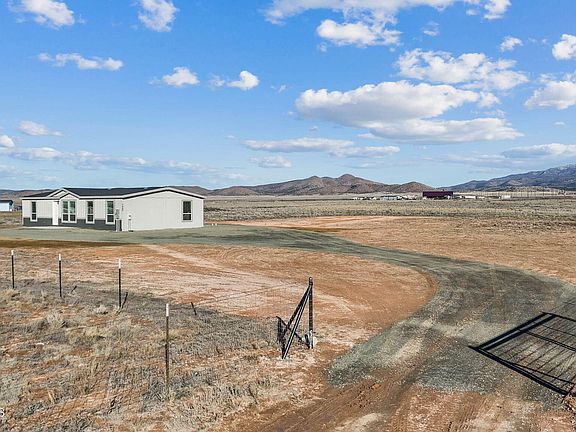 3rd image of 7460 E Bunkhouse Rd