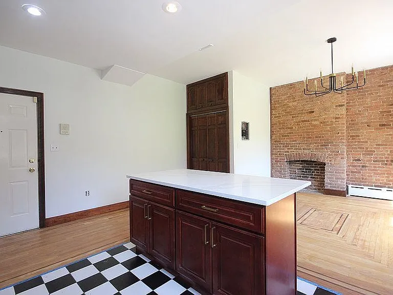 126 Washington St #1 — Photo 6