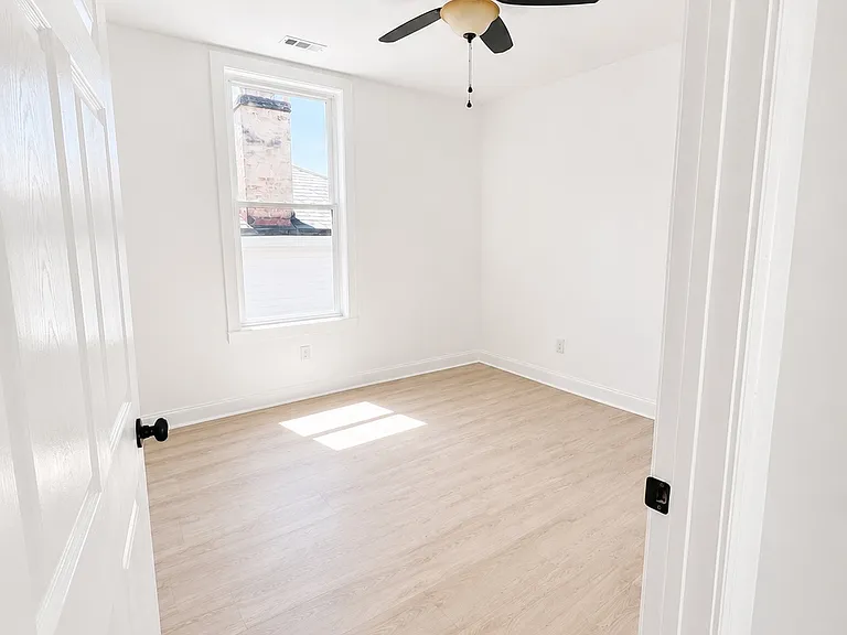 706 Madison St — Photo 7