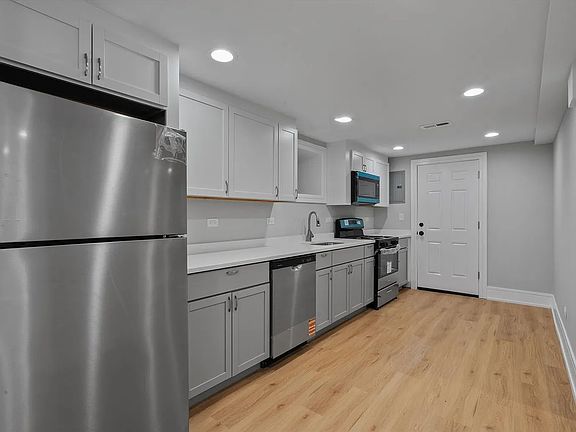 4th image of 1521 N Maplewood Ave #G