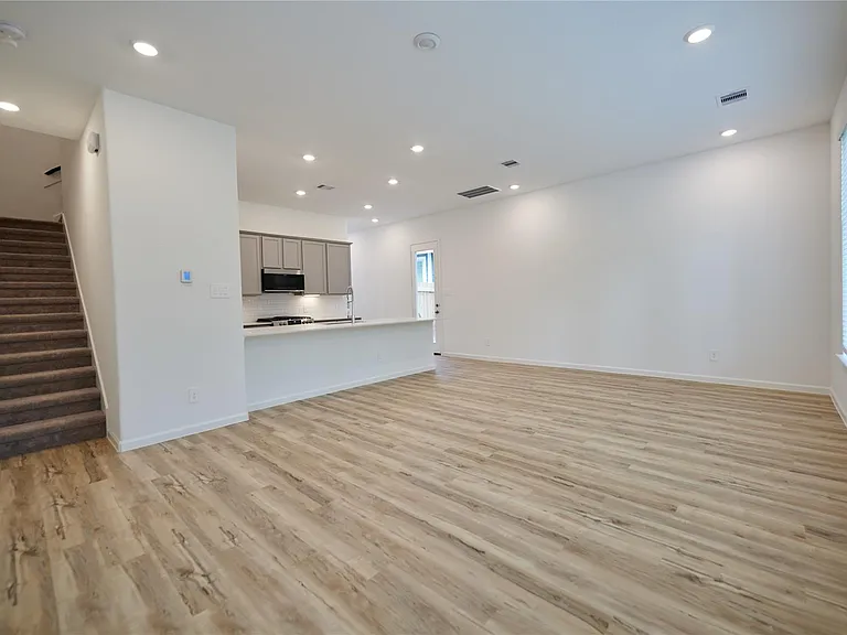 665 Royal Arch Dr — Photo 9