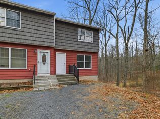 1273 Chateau Dr, East Stroudsburg, PA
