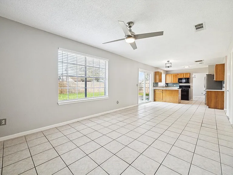 18102 Brooknoll Dr — Photo 4