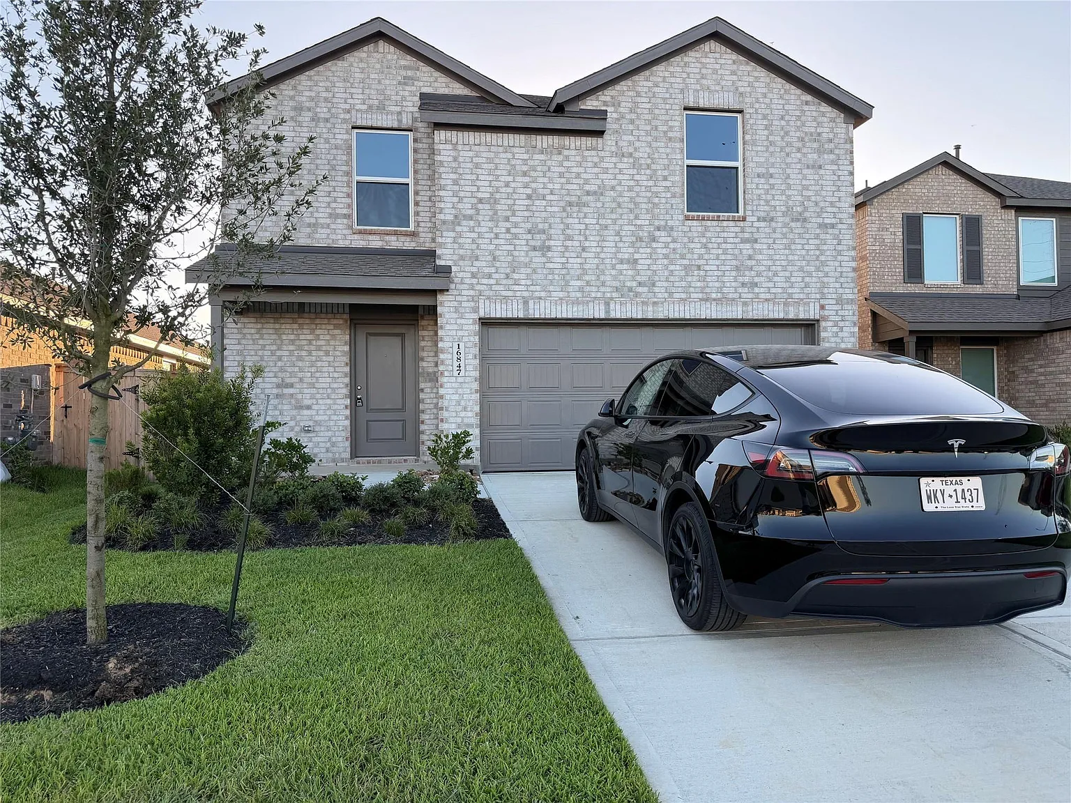 4 bed, 2.5 bath, $2,100 — Photo 1