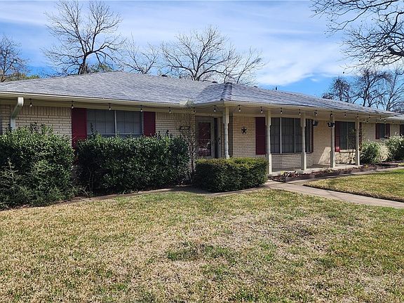 3rd image of 1902 Halbert St