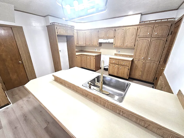 828 Cherry St — Photo 6
