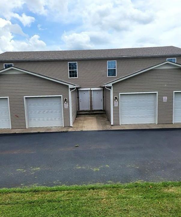 1st image of 120 Corvette View Ct #C