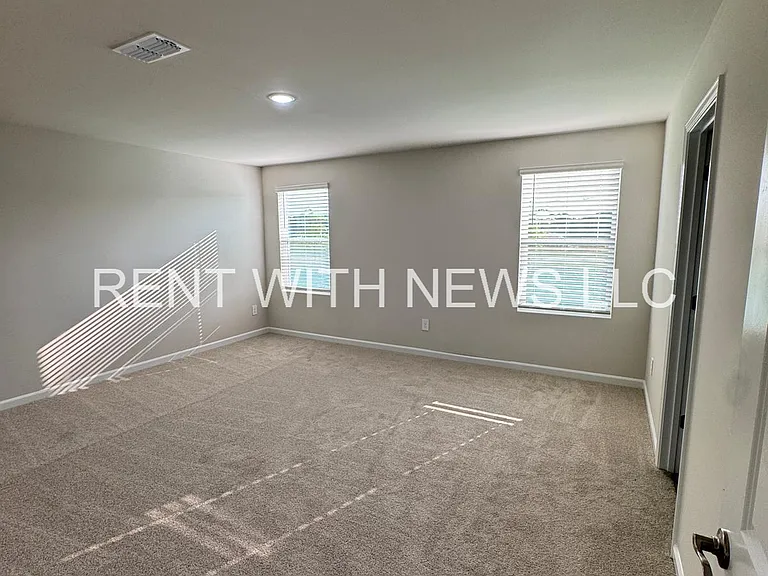 649 White Birch Ln — Photo 18