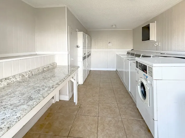 Waters at Westchase Apartments — Photo 8