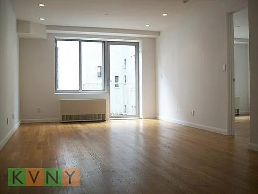 Rented by KVNY Soho | media 36