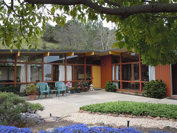 Front View & Front Yard