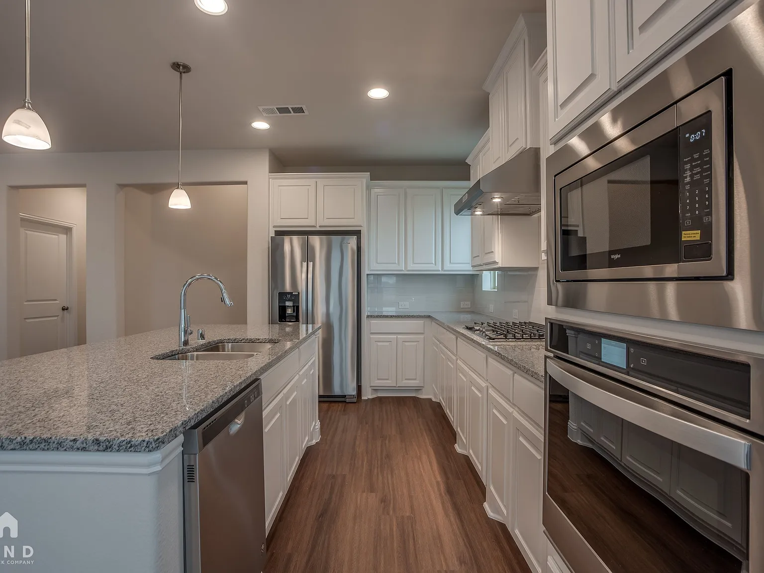 3 bed, 3.5 bath, 2679 sqft, $4,049 — Photo 4