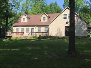 69 Bear Ln, Dexter, ME 04930