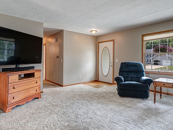 3rd image of 1065 Eaton Green Dr
