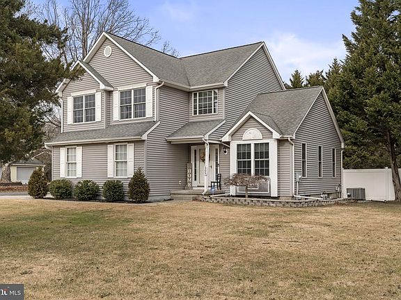 2nd image of 505 S 1st Rd