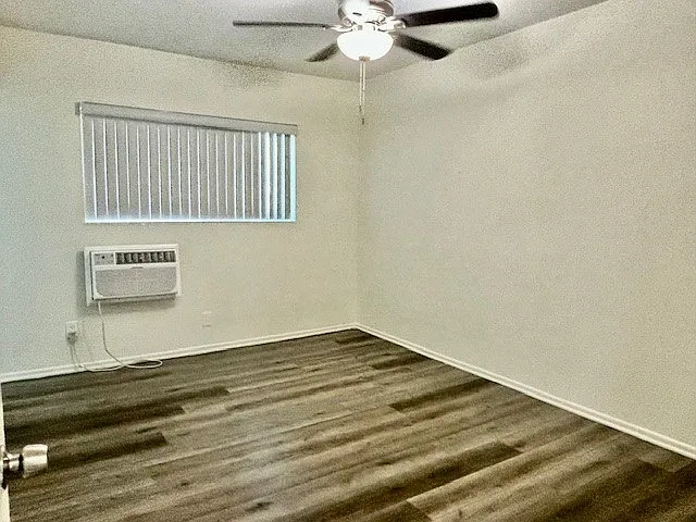 1835 W Crestwood Ln #H10 — Photo 14
