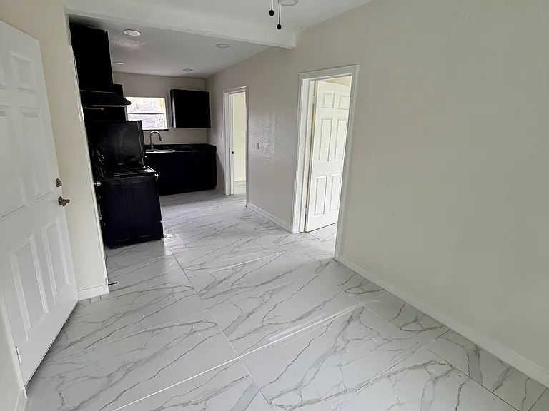 4518 New Orleans St #4 — Photo 11
