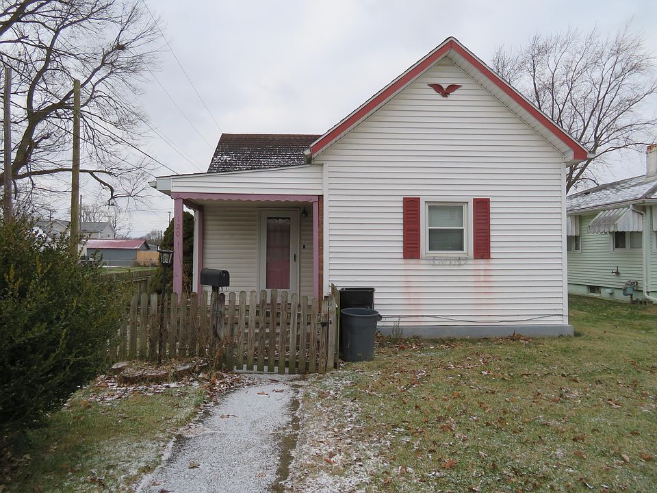 1st image of 120 Sara St