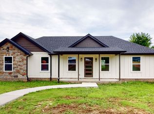 869 W Main St, Smithville, TN 37166