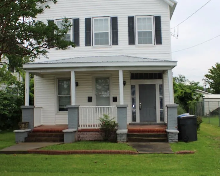 537 Watkins St #A-B — Photo 1