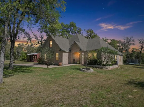 638 Oak Tree Ln, Franklin, TX 77856