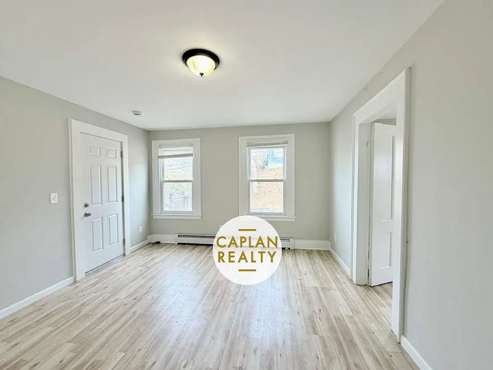 Building Photo - 73 Chamberlain St #2A