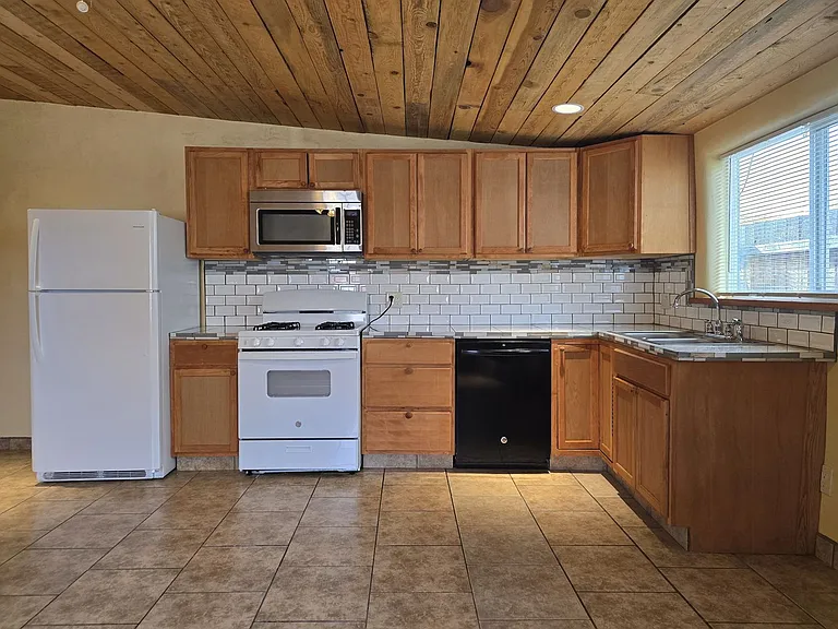 941 Agua Fria St — Photo 5