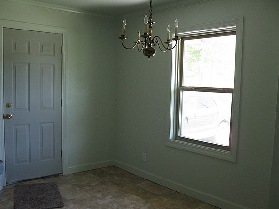 4th image of 306 E 19th St