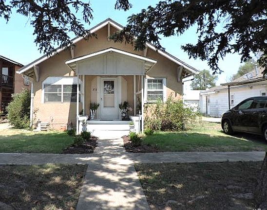 2nd image of 213 Cedar St