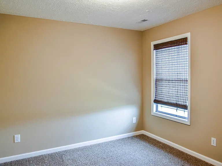 779 Sturdivant Dr — Photo 14