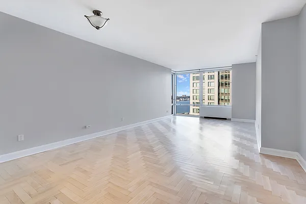 Sold by Manhattan Network Inc. | media 5